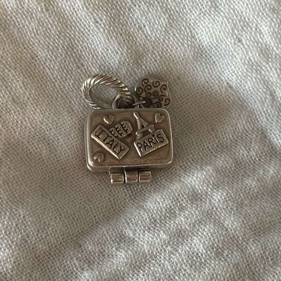 Brighton  on Voyage suitcase charm, adorable, it opens! - Picture 3 of 4